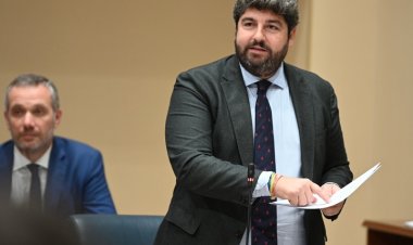 López Miras anuncia 2 millones de euros extra en ayudas al comercio de proximidad para apoyar a los autónomos