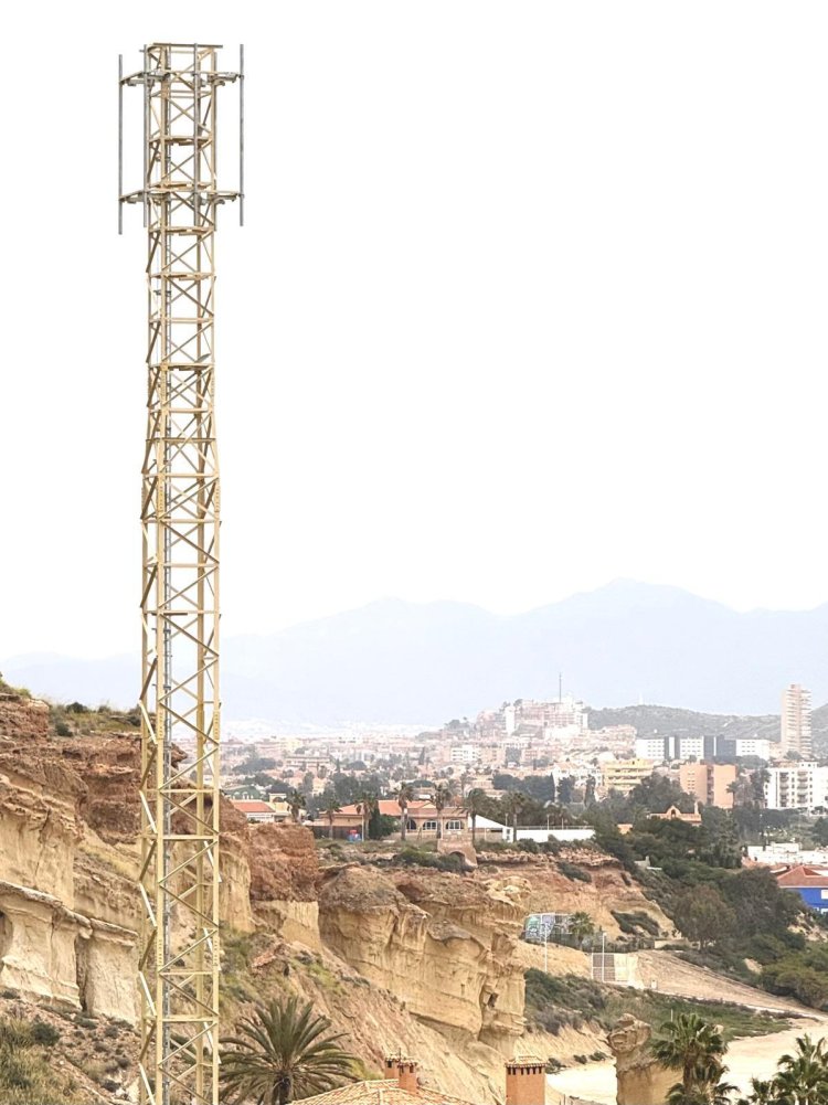 Vecinos de Bolnuevo lanzan la plataforma Stop Antena Gredas para frenar la instalación de una torre de telecomunicaciones junto al paraje de Las Gredas.