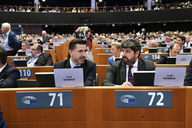López Miras anuncia en Bruselas un refuerzo de las inversiones de 30 millones para obras hidráulicas contra las inundaciones