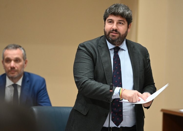 López Miras anuncia 2 millones de euros extra en ayudas al comercio de proximidad para apoyar a los autónomos