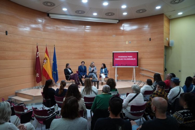 El Gobierno regional favorece el acceso a una vivienda a familias en situación de exclusión social con una inversión de 13,5 millones