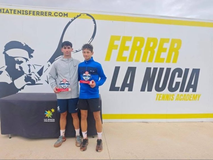 El jugador del Club de Tenis Mazarrón, Martín Ivanov se ha proclamado campeón de la categoría Sub18 en el circuito nacional young tennis tour disputado en la academia de tenis de David Ferrer en la Nucia ( Alicante )