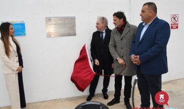 Inaugurado el mural artístico y la imagen monumental de la Virgen del Carmen en la bocana del muelle pesquero