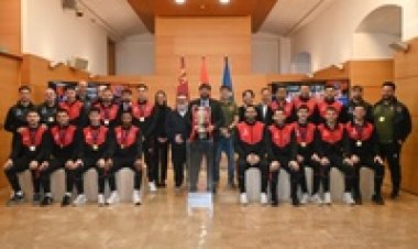 López Miras, en su recibimiento al Jimbee Cartagena por la Supercopa: "Sois el mejor equipo de fútbol sala de los últimos años"