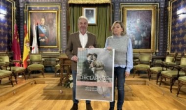 El alcalde presenta los Certámenes de Poesía de Amor para adultos y jóvenes