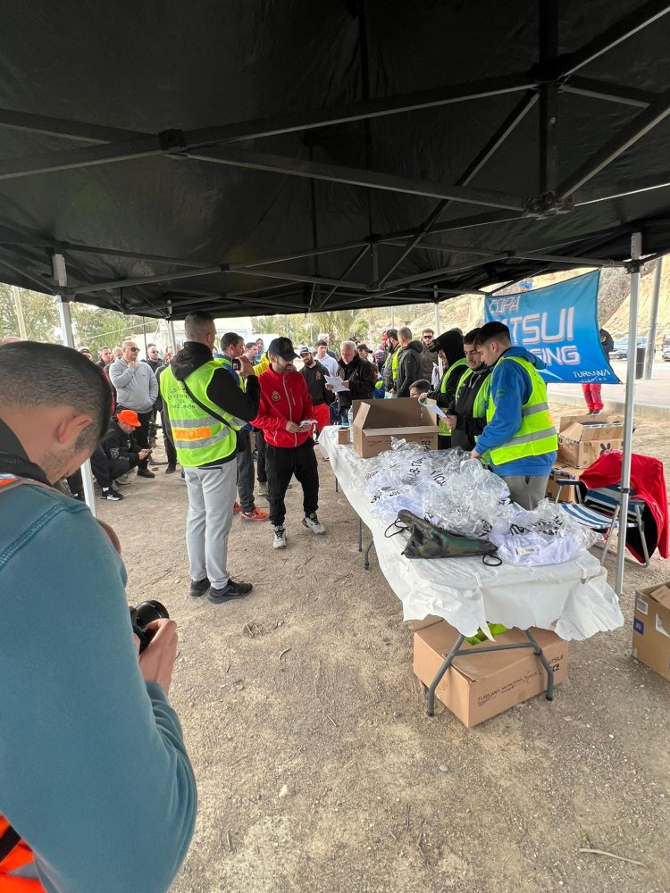 El temporal no pudo con el espíritu deportivo en la III Copa Jatsui de Pesca del Calamar