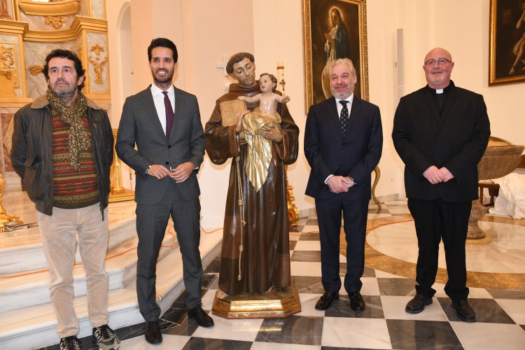 La Comunidad devuelve a Mazarrón la imagen restaurada de San Antonio, patrón del municipio