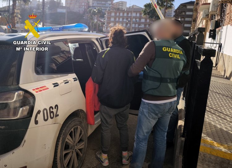 Detenida la presunta autora de más de una veintena de robos en Mazarrón