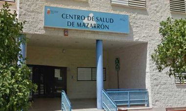 Reunión con el consejero de Sanidad para abordar las carencias sanitarias del municipio