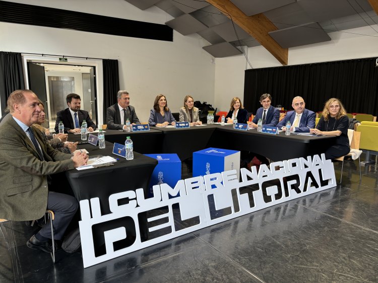 El Gobierno regional reivindica un traspaso completo y homogéneo de competencias a las autonomías para una gestión integral del litoral