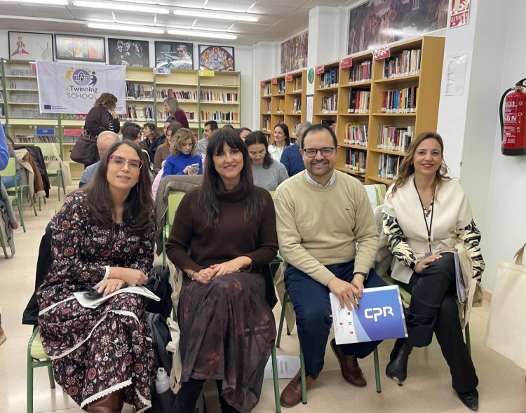 Innovación docente en la Jornada del Profesorado acerca del programa europeo eTwinning del IES Felipe II de Mazarrón.