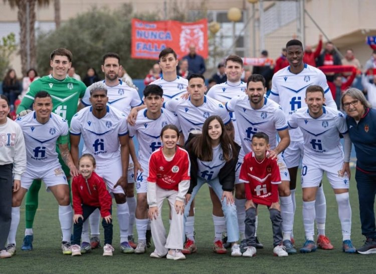 Atlético Santa Cruz 1-1Mazarron Fc. Partido correspondiente a la 27a jornada del campeonato de 3aRFEF entre el séptimo clasificado y el quinto(Mazarron FC). Otro gran desplazamiento de la afición mazarronera, con más de 150 aficionados de Mazarrón
