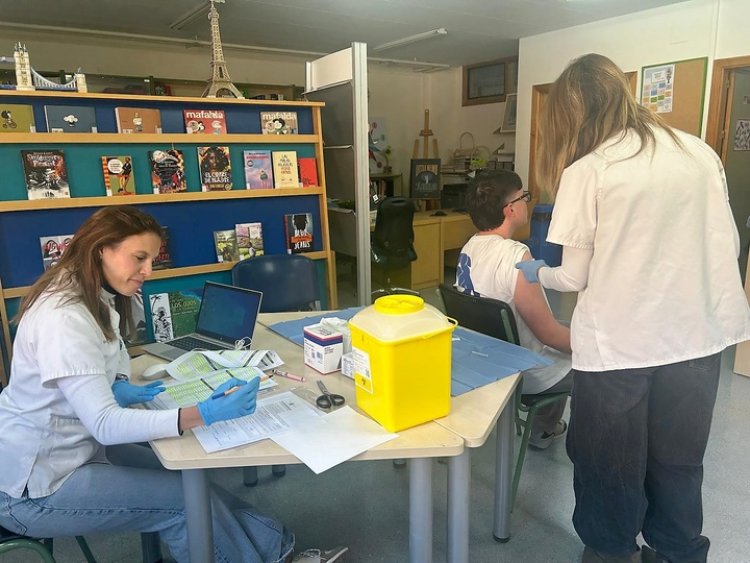 Comienza la vacunación en los institutos frente al virus del papiloma humano a los chicos nacidos en 2008 y 2010