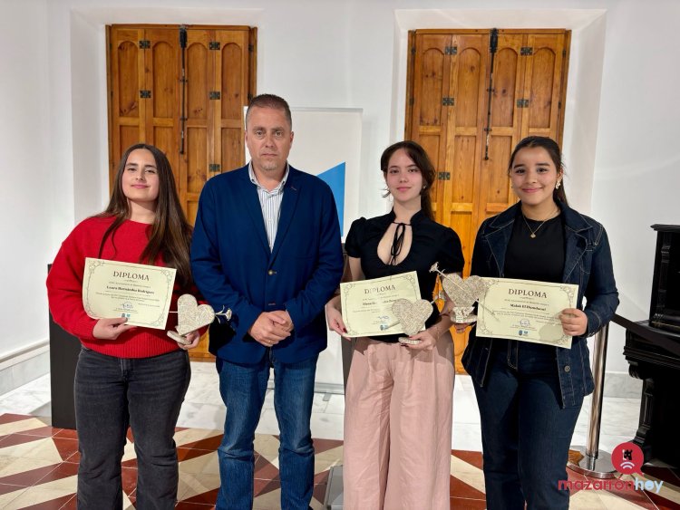 Entrega de premios del Certamen de Poesía "Declara-té" en el casino de Mazarrón