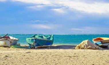 ¿Quieres alquilar, comprar o vender  una vivienda en Puerto de Mazarrón? Aquí te dejamos un enlace a diferentes profesionales.