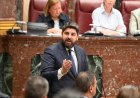 López Miras anuncia la contratación de más de 6.500 profesionales para reforzar la sanidad pública durante el verano