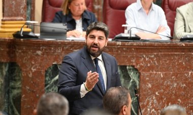 López Miras anuncia la contratación de más de 6.500 profesionales para reforzar la sanidad pública durante el verano