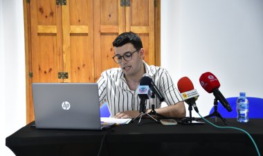 Día de los archivos con Juan Francisco Martínez López en el Casino de Mazarrón