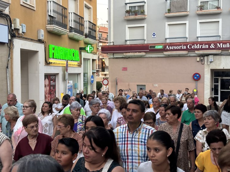 Misa y procesión con motivo del Día de San Antonio
