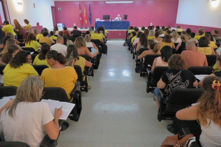 La Comunidad activa los llamamientos para cubrir más de 800 puestos de apoyo al curso escolar 2026-2027