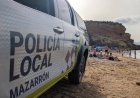 Dos bañistas retienen a un ladrón tras intentar llevarse dos móviles en Puerto de Mazarrón