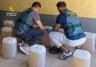 Dos detenidos por ‘petaqueo’ tras llenar de gasolina una furgoneta con 77 garrafas
