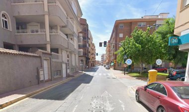 Accidente entre una motocicleta y un camión en la calle La Vía de Mazarrón