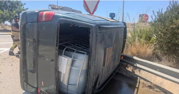 Accidente, huida y decenas de garrafas de gasolina: investigan lo ocurrido en Mazarrón