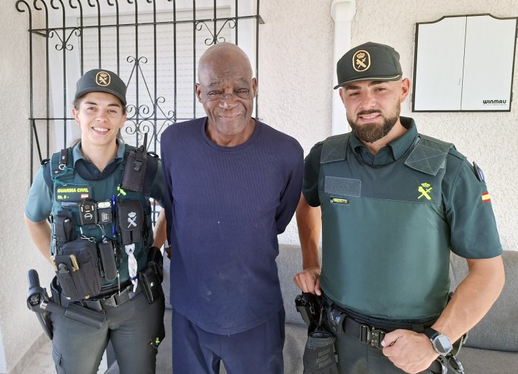 La Guardia Civil rescata a un hombre de 74 años tras pasar varios días desvanecido en su casa de Mazarrón