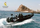 La Guardia Civil detiene a cuatro patrones de pateras taxi que trasladaban migrantes hasta la Península por la costa murciana
