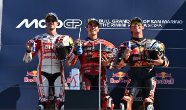 Pedro Acosta se sube al podio en Misano