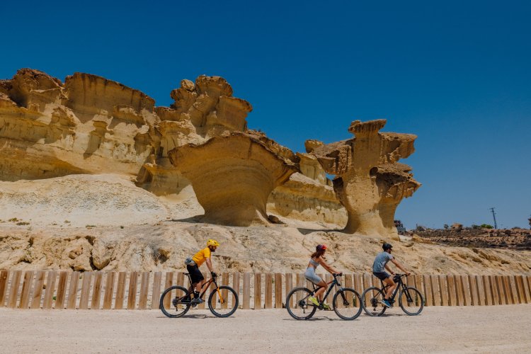 La Vuelta a España pone a Mazarrón sobre dos ruedas: una ruta entre las Gredas y Puntas de Calnegre
