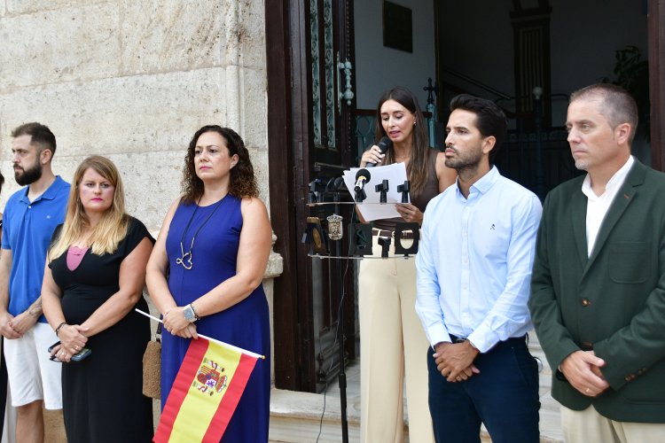 Cientos de personas salen a la calle en Mazarrón en apoyo a Ceuta