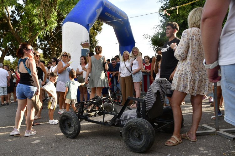 Los ‘Autos Locos’ vuelven a llenar de velocidad y diversión las Fiestas de La Majada