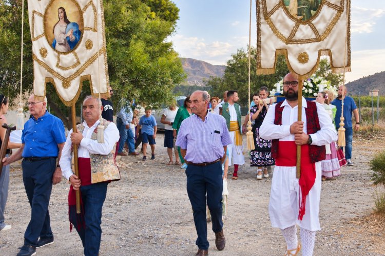 La Majada se viste de huertana para acompañar a su patrona por las calles de la pedanía