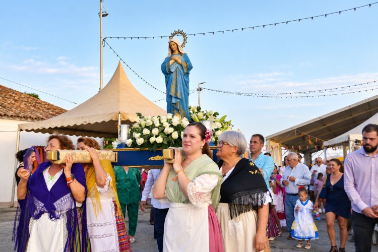 La Majada se viste de huertana para acompañar a su patrona por las calles de la pedanía