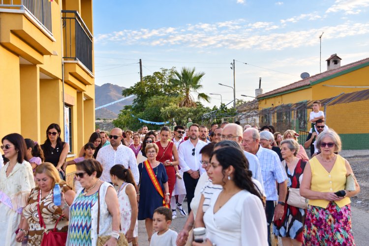 La Majada se viste de huertana para acompañar a su patrona por las calles de la pedanía