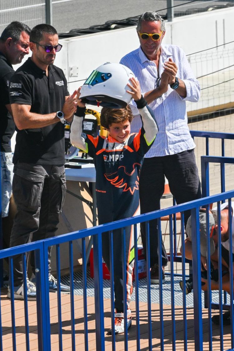 El piloto mazarronero Bernardo Mateos protagoniza un fin de semana de máxima exigencia, superando los problemas de motor para acabar con una victoria y un segundo puesto en el Circuito Aspar.