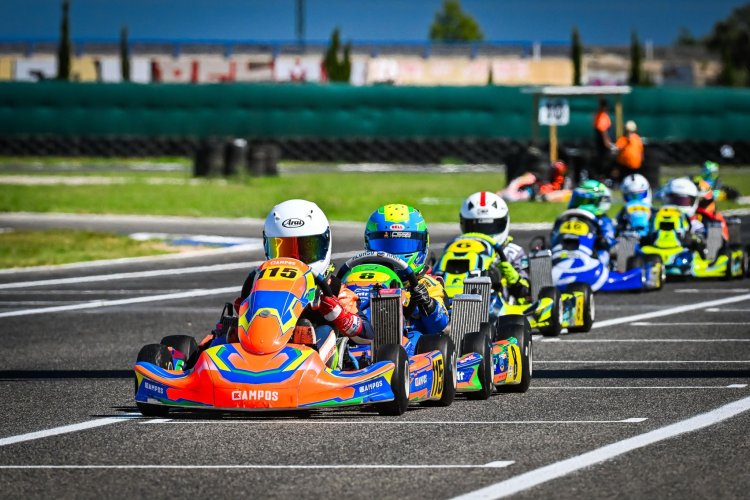 El piloto mazarronero Bernardo Mateos protagoniza un fin de semana de máxima exigencia, superando los problemas de motor para acabar con una victoria y un segundo puesto en el Circuito Aspar.