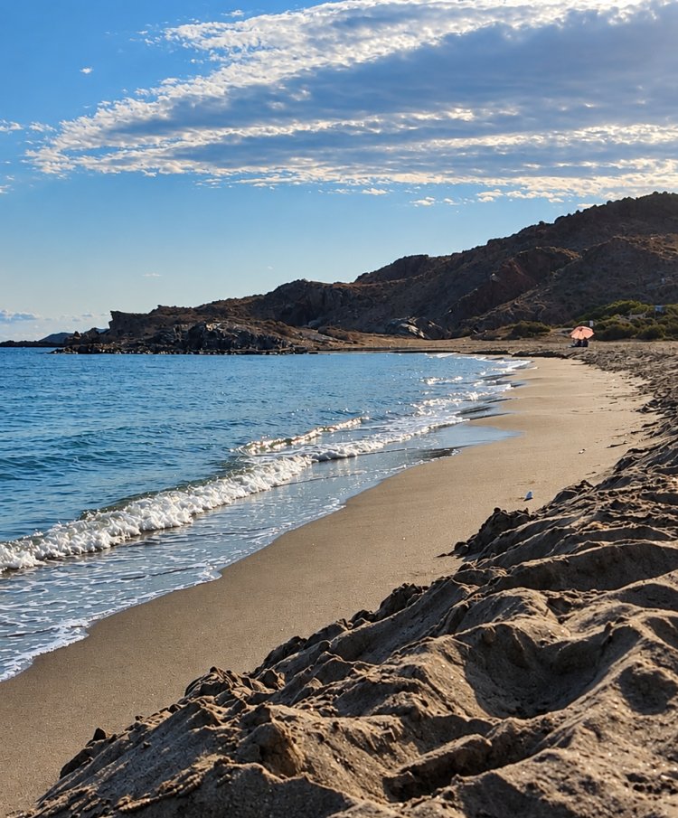 Percheles: una playa, tres épocas y miles de años de historia