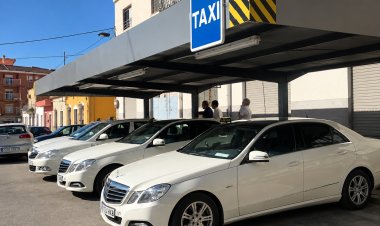 Mazarrón prepara una nueva ordenanza para modernizar y regular el servicio de taxi
